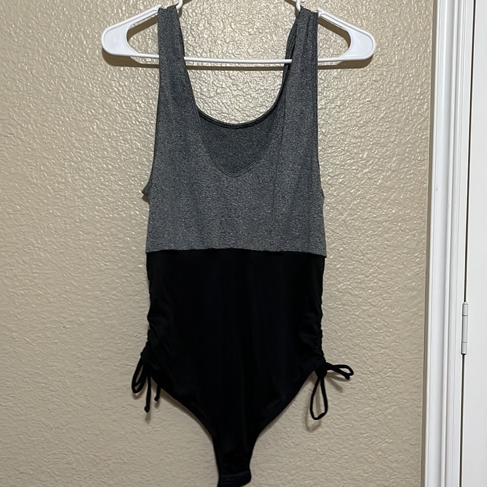 Yandy Colorblock Bodysuit - Picture 2 of 3